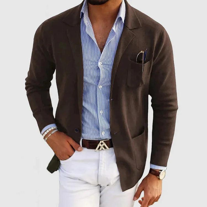 Elegant knitted cardigan with pockets for men