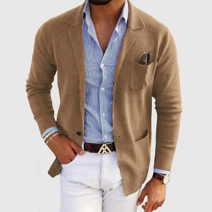 Elegant knitted cardigan with pockets for men