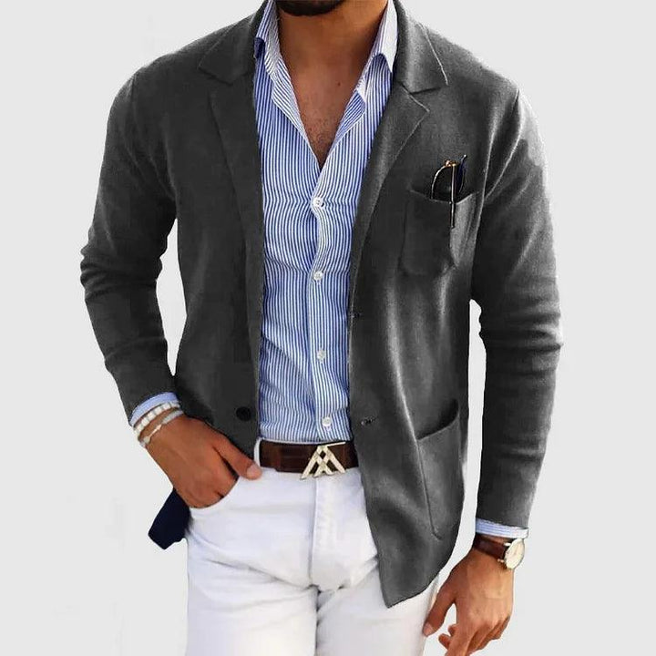 Elegant knitted cardigan with pockets for men