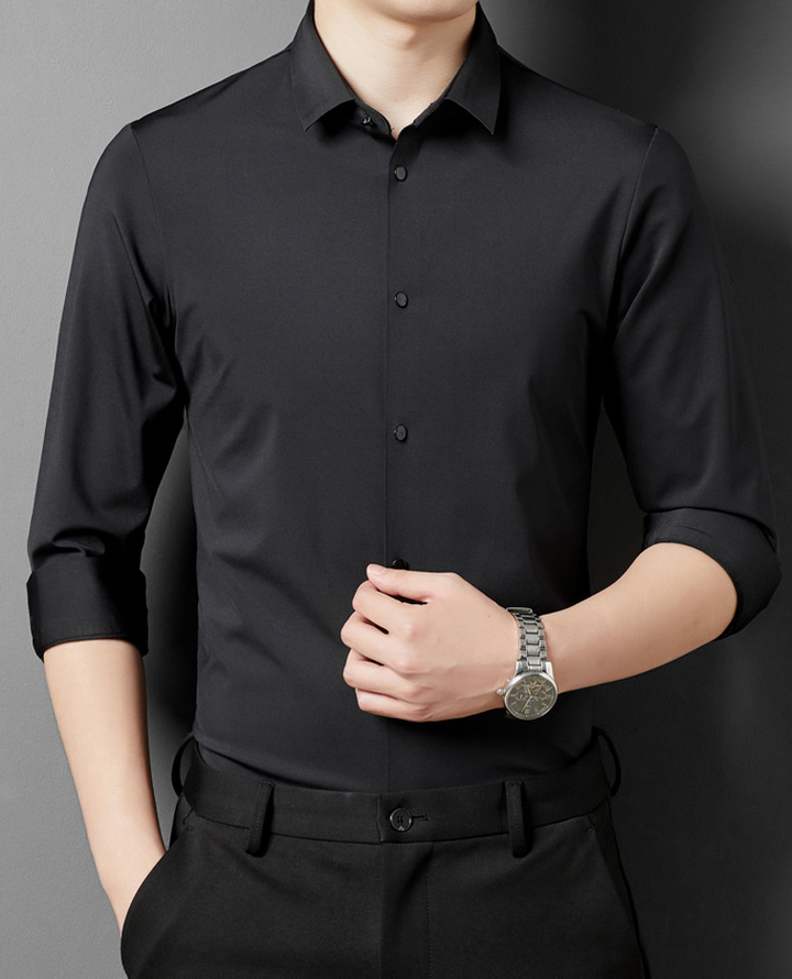 Slim wrinkle-resistant dress shirt for men