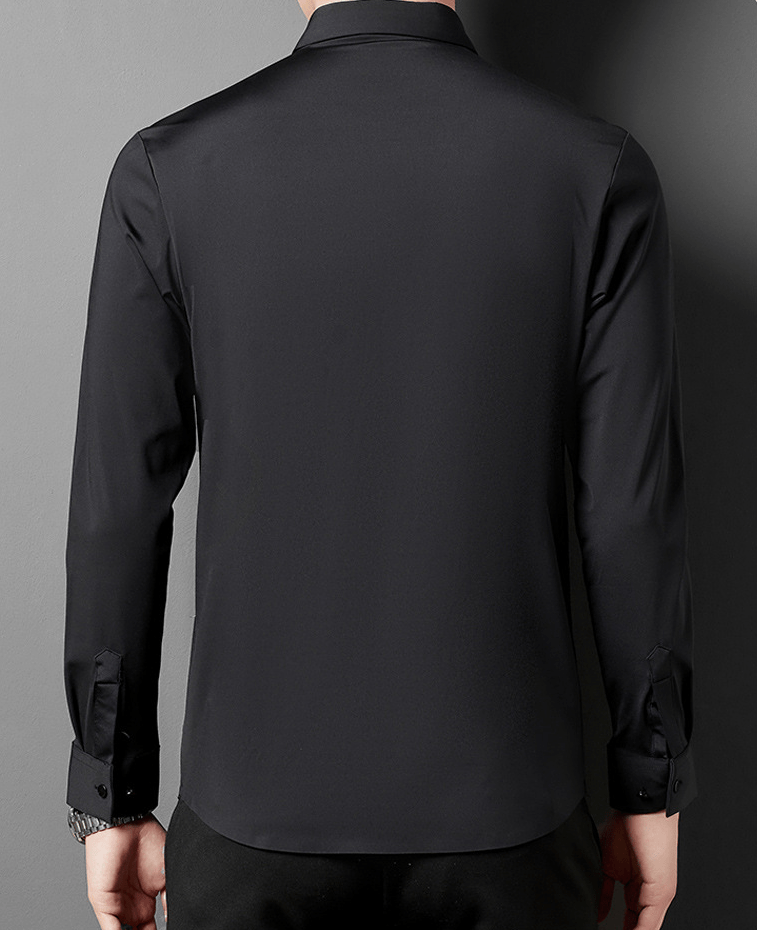 Slim wrinkle-resistant dress shirt for men